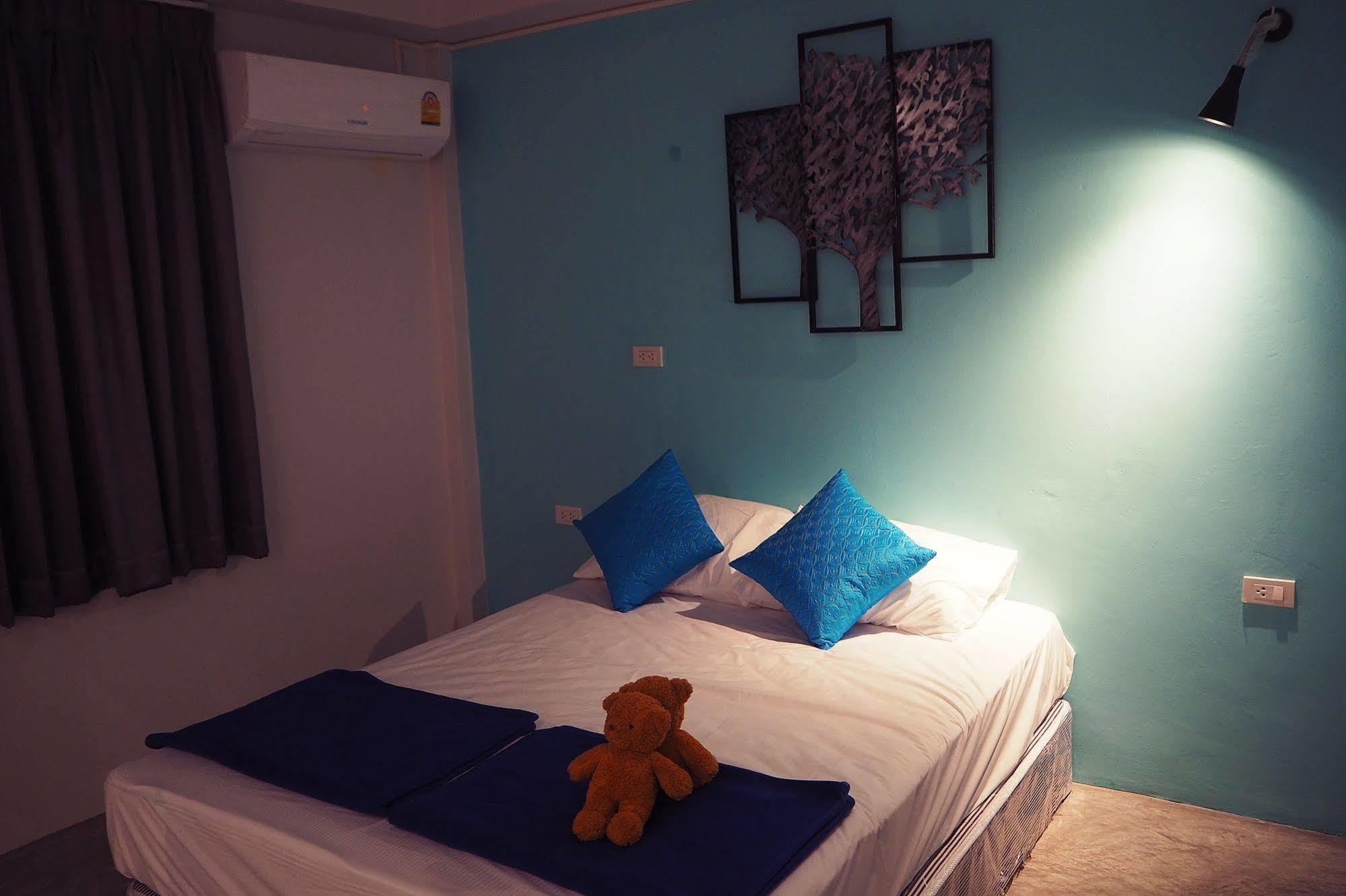 Hip Hostel - Sha Plus Patong Exterior foto